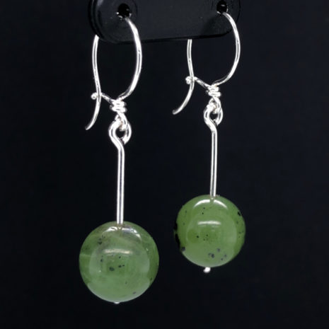 Boucles d’oreilles Tige jade néphrite profil Boucles d'oreilles Tige jade néphrite